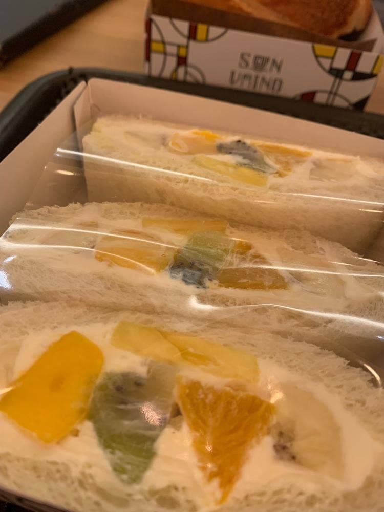 カフェ＆バー ウミノ