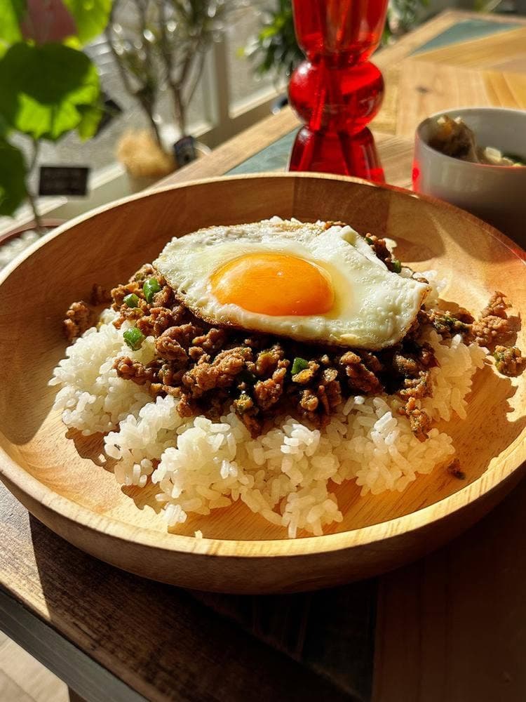 LINO’S FLOWER CAFE