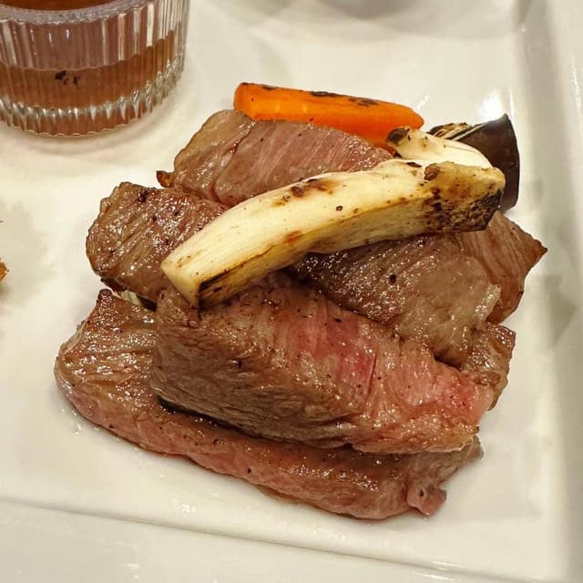 お肉とスイーツ 服部 - サブ画像1