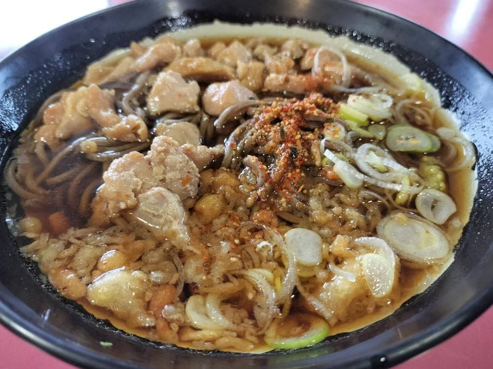 馬そば 深大寺 馬場内投票所A棟南側