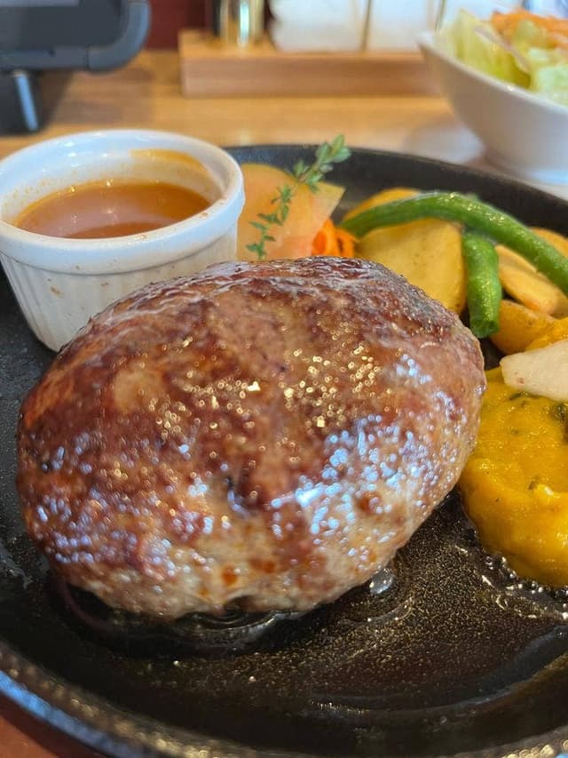 蓼科牛ハンバーグ いっとう 佐久平店 - サブ画像1