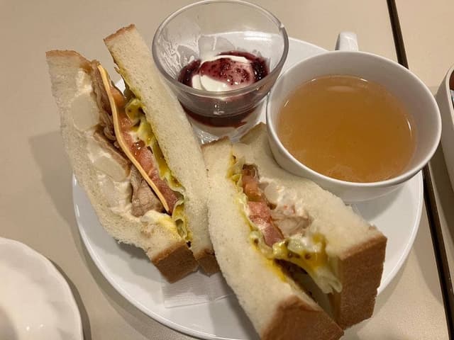 喫茶室ルノアール 新宿靖国通り店 - サブ画像3