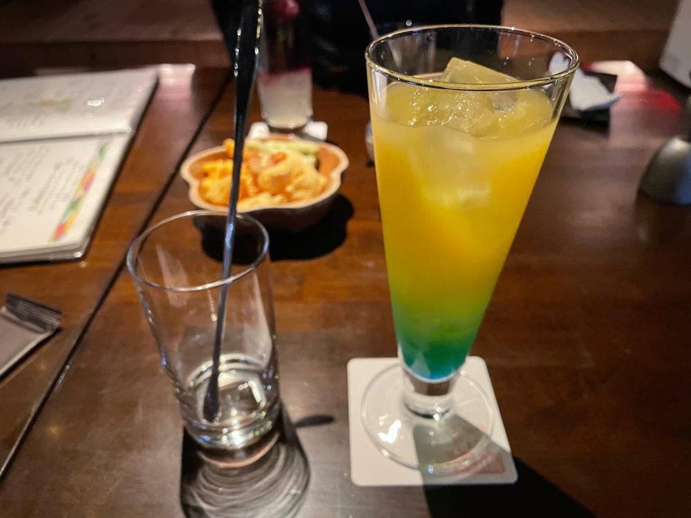 喫茶&BAR ねこと白鳥