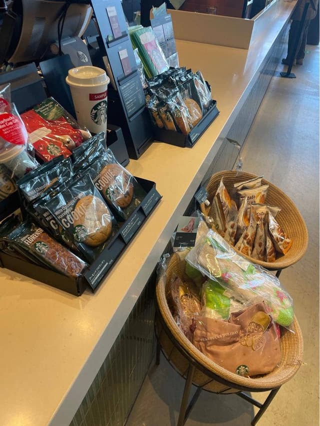 スターバックス コーヒー 九大伊都蔦屋書店 - サブ画像2