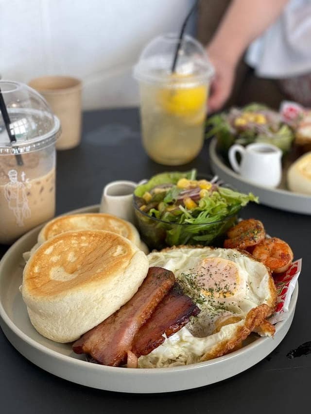 trip cafe okinawa 瀬底店 - サブ画像1