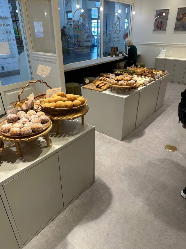 SUMOMO BAKERY 佐賀駅店 - サブ画像3