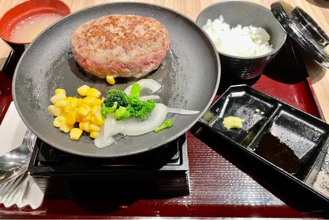 とろけるハンバーグ 福よし 岐阜うずら店 - サブ画像3