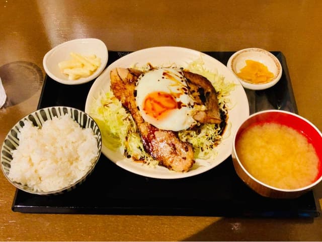 もつ焼き&牛刺し 肉酒場 とろっと 西新宿店 - サブ画像2