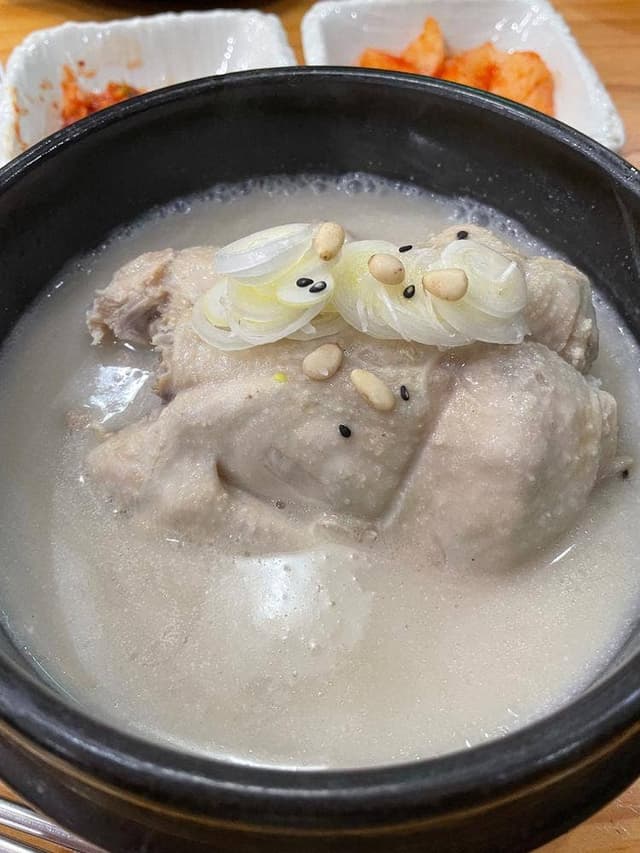 高麗参鶏湯 - サブ画像1