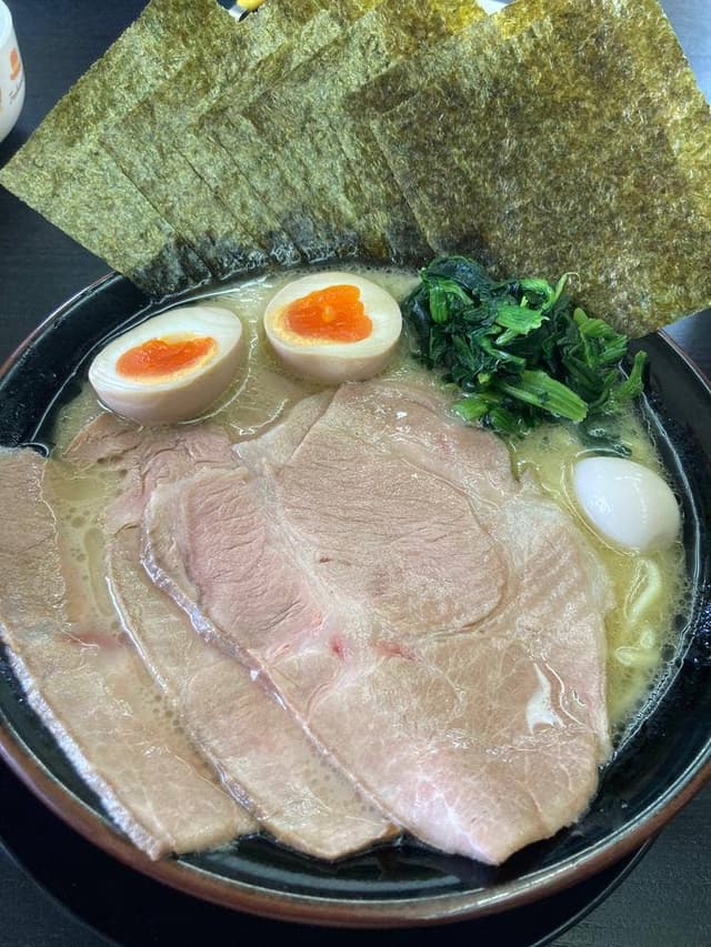 横浜家系ラーメン なるは家 - サブ画像1