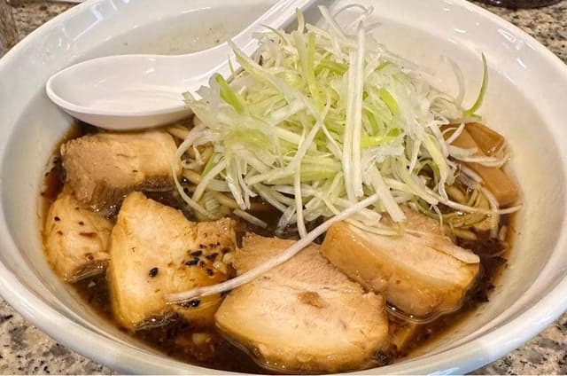 昼から飲めるラーメン屋 - サブ画像1