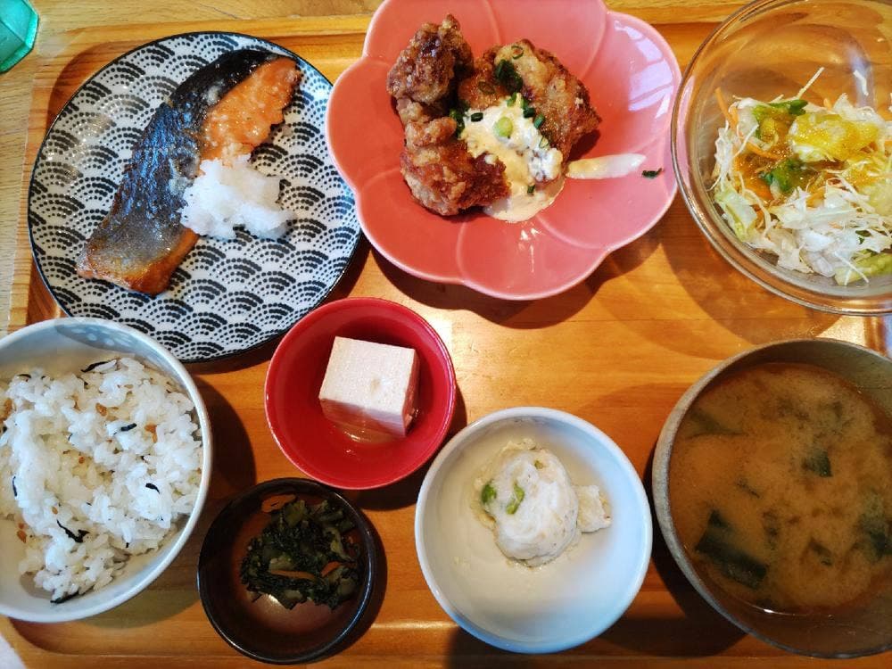 おぼんdeごはん KITTE博多店