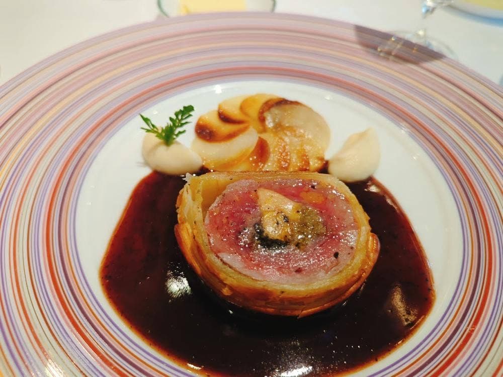 シェ・イノ