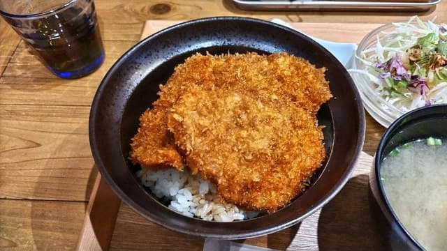 新潟カツ丼 タレカツ 神保町すずらん通り店 - サブ画像2
