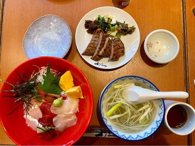 牛たん炭焼 利久 東口分店 - サブ画像1