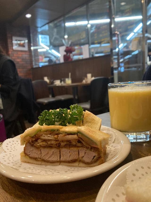 ニューアストリア - サブ画像2