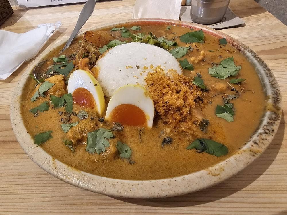 スパイスカレー あかつ亭