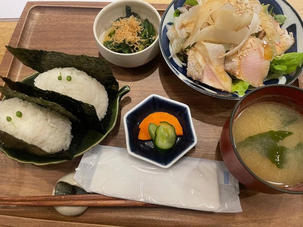 OMUSUBI CAFE
