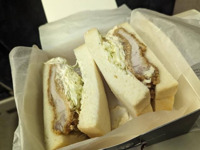 三日月屋 カツサンドのお店 博多駅いっぴん通り店 - サブ画像1