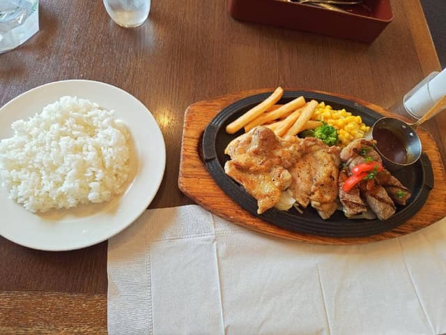 ロイヤルホスト 宇治槇島店 - サブ画像2