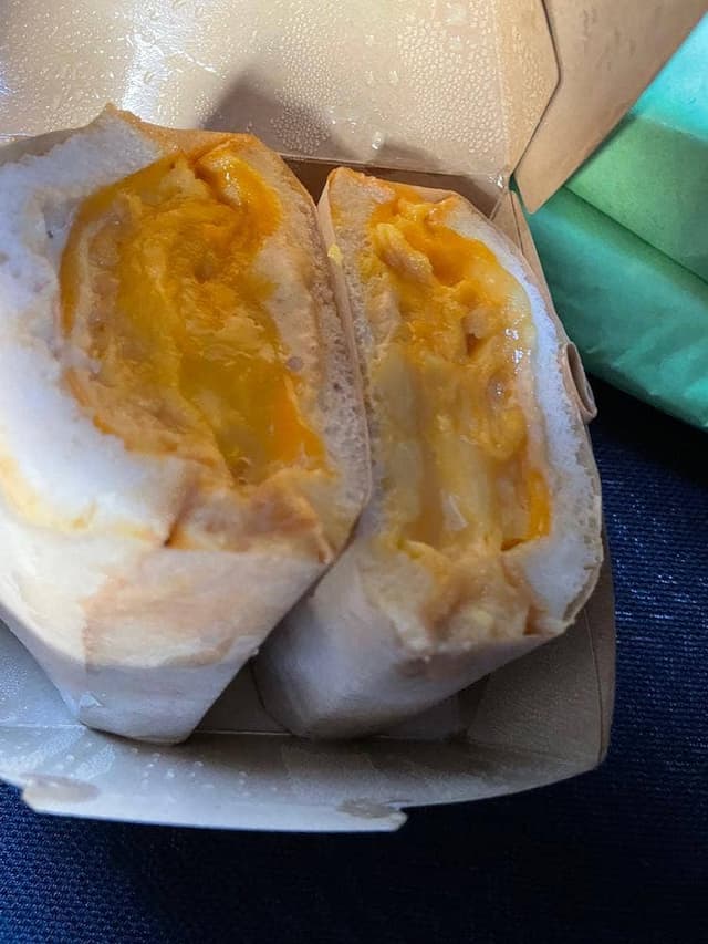 天然酵母の食パン専門店 つばめパン&Milk 名駅店 - サブ画像1