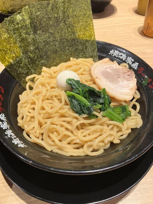 横浜家系ラーメン有楽家 岡崎宇頭店 - サブ画像1