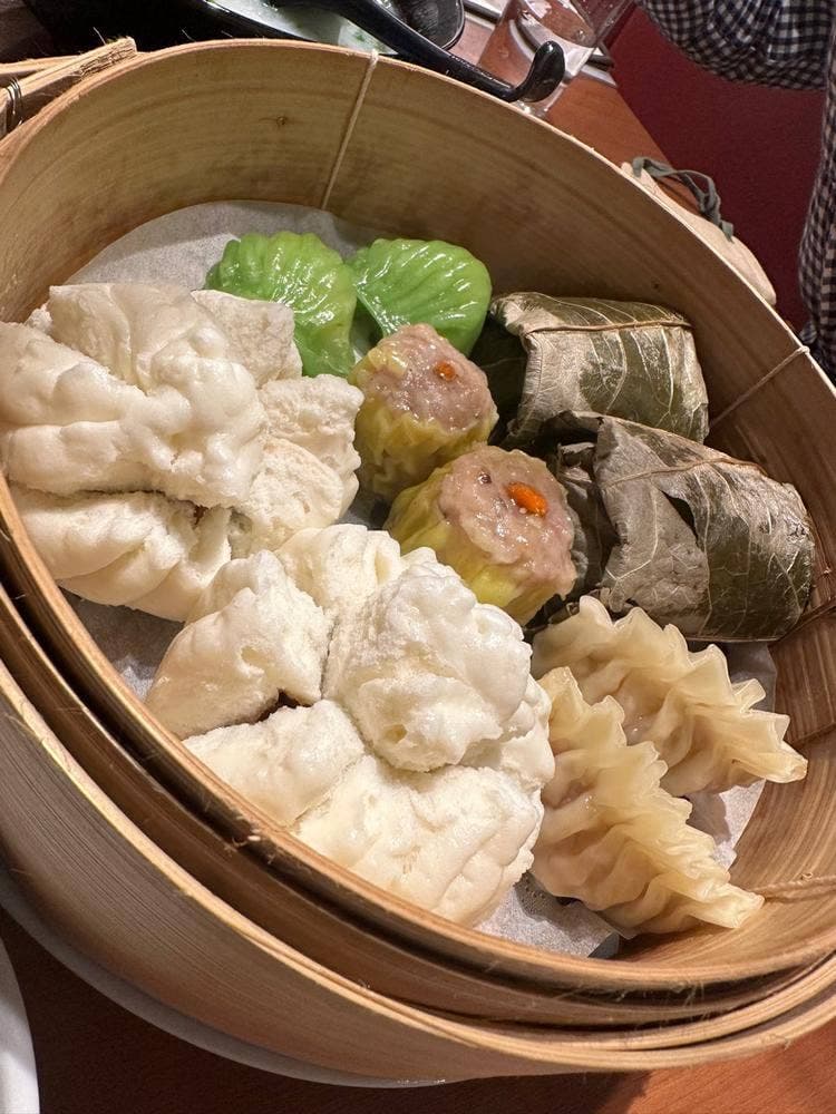 港式カフェレストラン 群愛茶餐廳