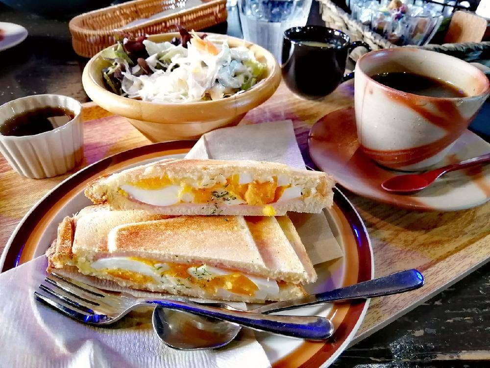 Cafe Restaurant GARAGE HOUSE