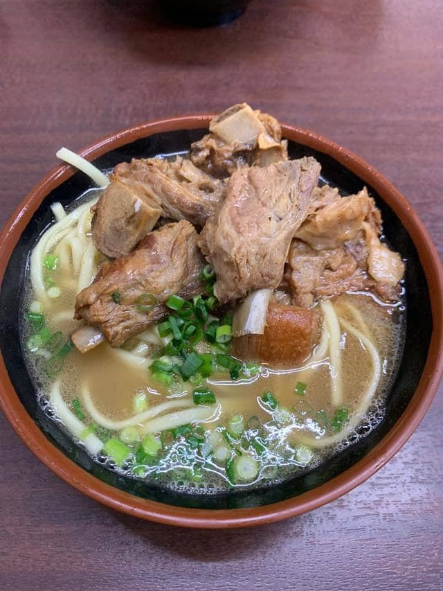 沖縄そば うちなーすばヤージ小 - サブ画像1