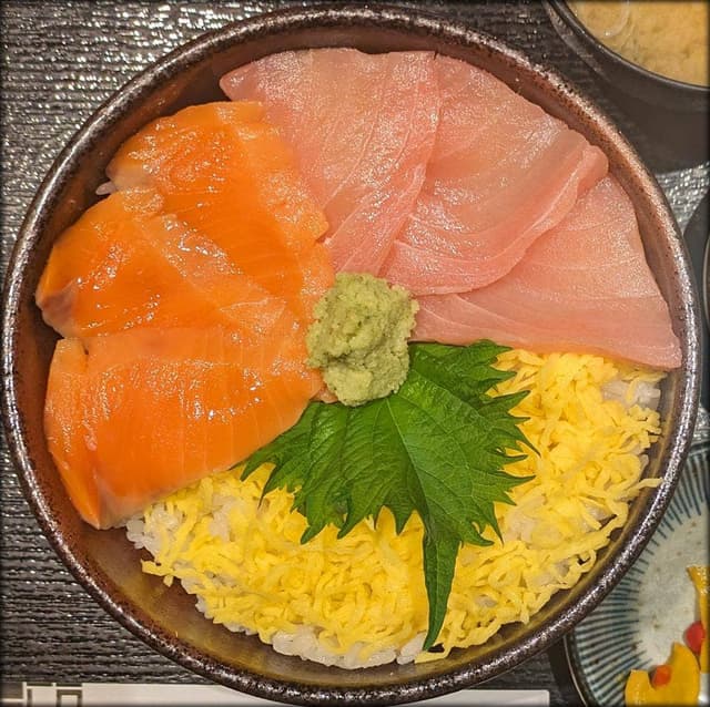 魚活鮮とあぶり焼 海へ 時計台前店 - サブ画像1
