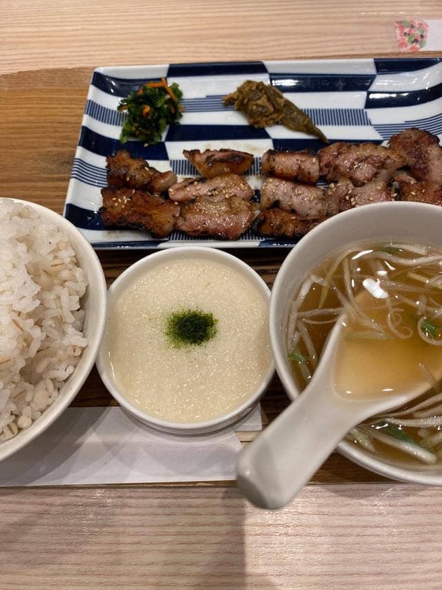 牛たん焼きと伊達ごはん だてなり屋 - サブ画像1