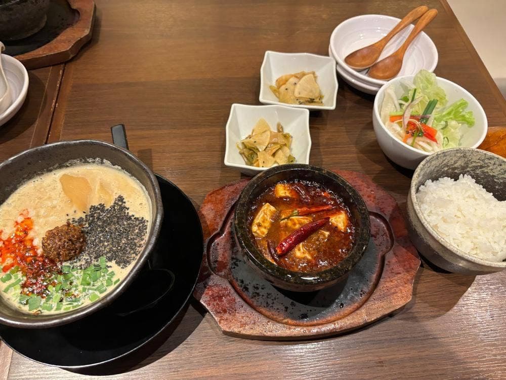 ロンフーダイニング イオンモール八幡東店
