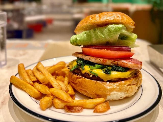 BURGERLION GOLDEN DINER - サブ画像1