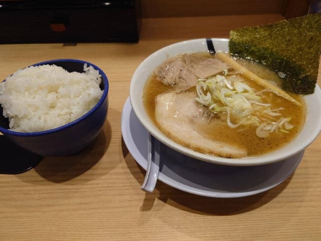 らーめんやまふじ 新大阪本店 - サブ画像1