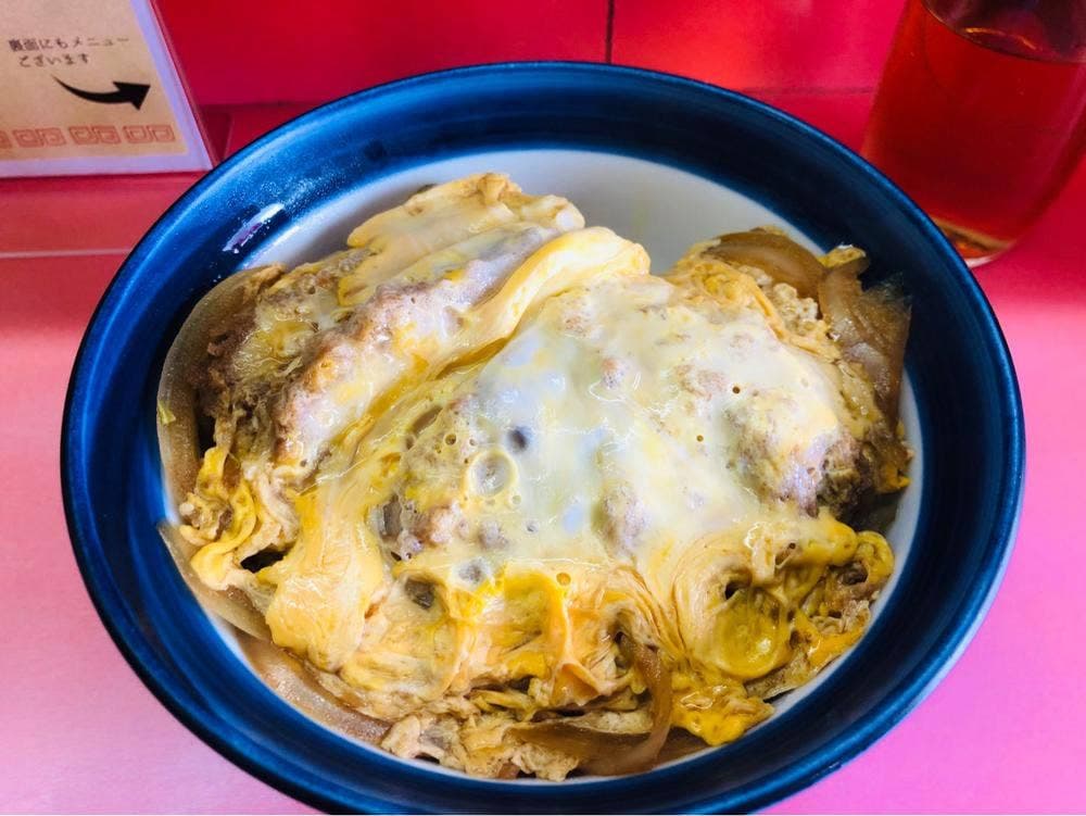 梅三容
