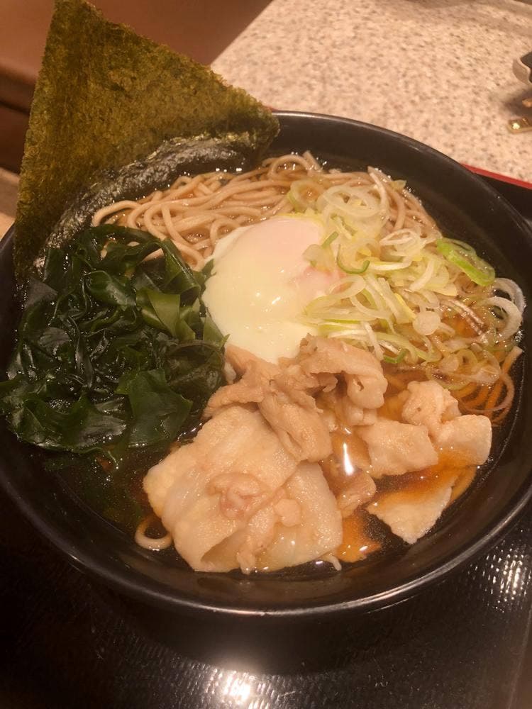 名代 富士そば ハッピーロード店