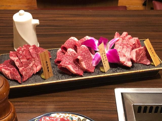 焼肉とホルモン しま - サブ画像1