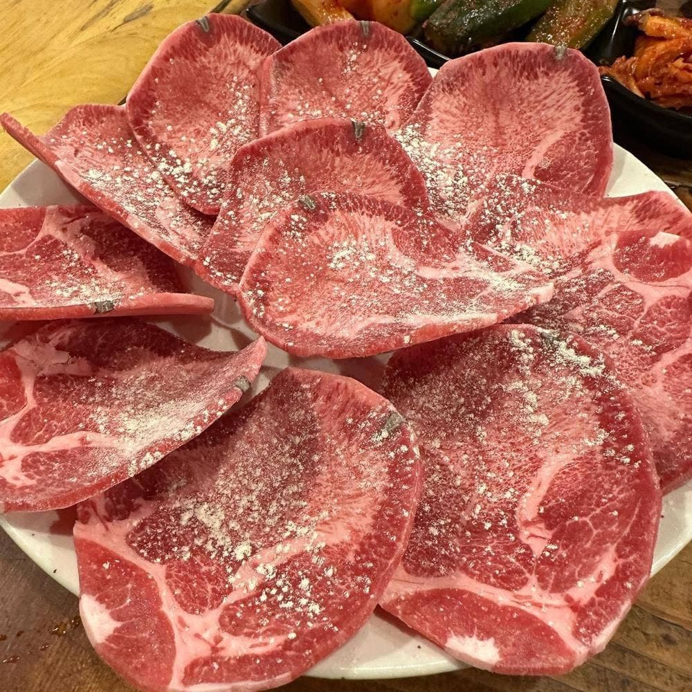 炭火焼肉&グルメ 瑠嗣亞