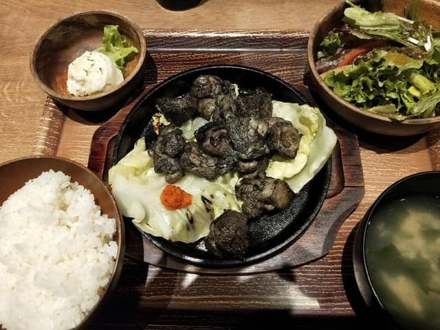 宮崎牛ステーキと宮崎地鶏 肉バル食堂 みやざき晴マチ 中央通 一番街店 - サブ画像3
