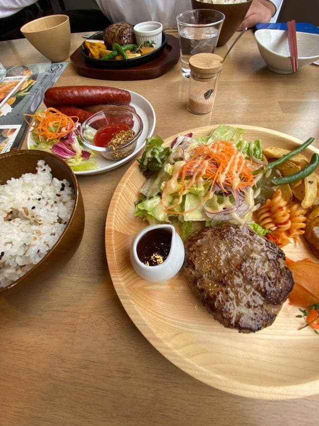 蓼科牛ハンバーグ いっとう 佐久平店 - サブ画像3
