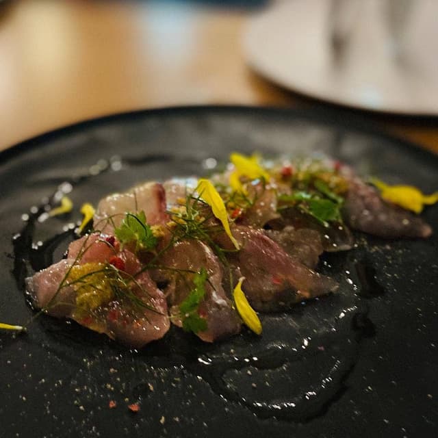 屋根裏のパリ食堂 - サブ画像1
