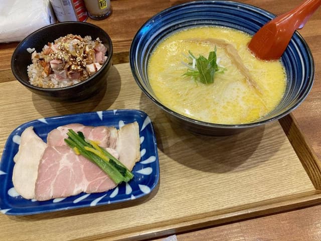 濃厚鶏白湯らーめん 麺や 柚葉 - サブ画像1