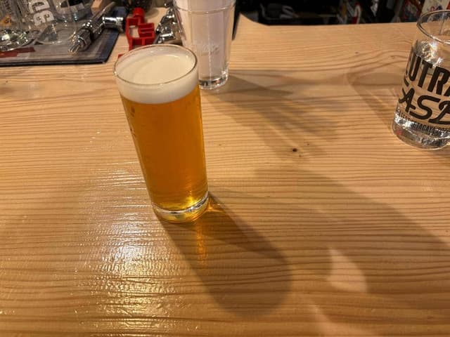 Two Fingers Craft Beer - サブ画像1
