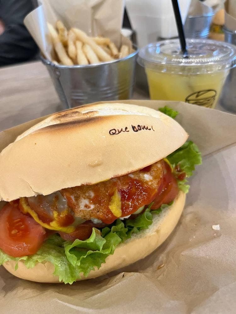 Quebom! Sandwich Stand
