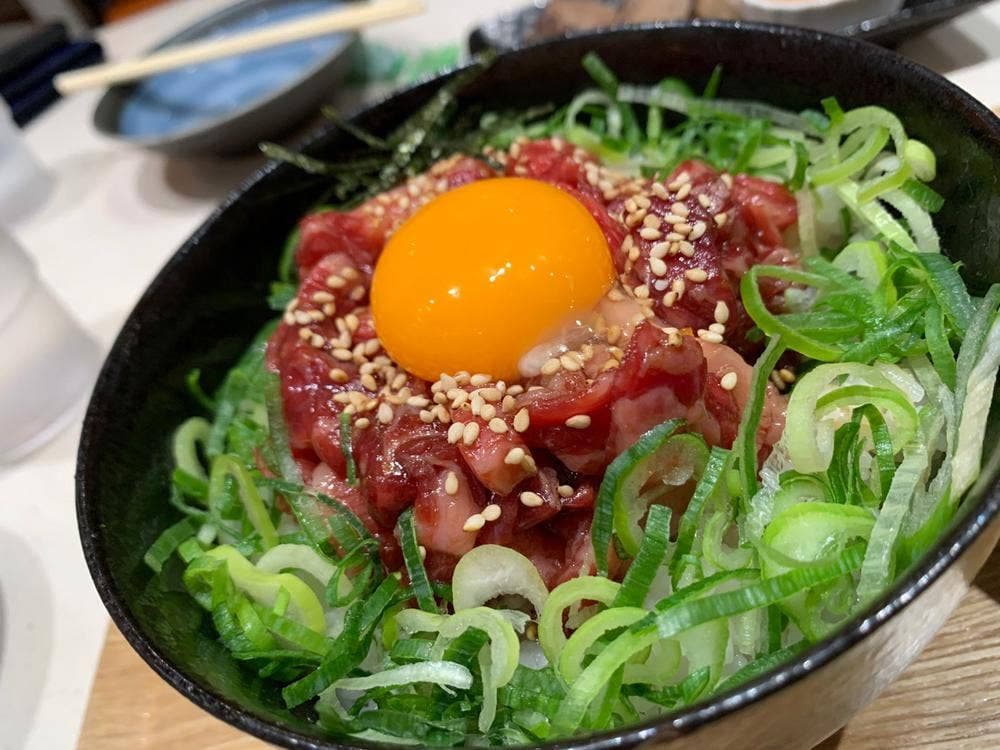 肉食堂 はなしん