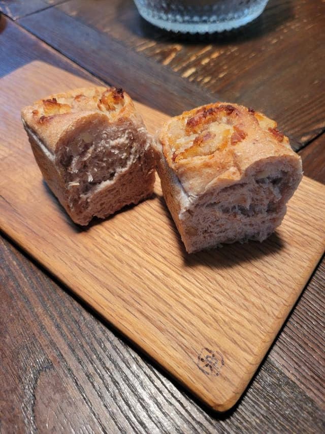 山のパン屋 桑の実 道の駅こぶちざわ - サブ画像1