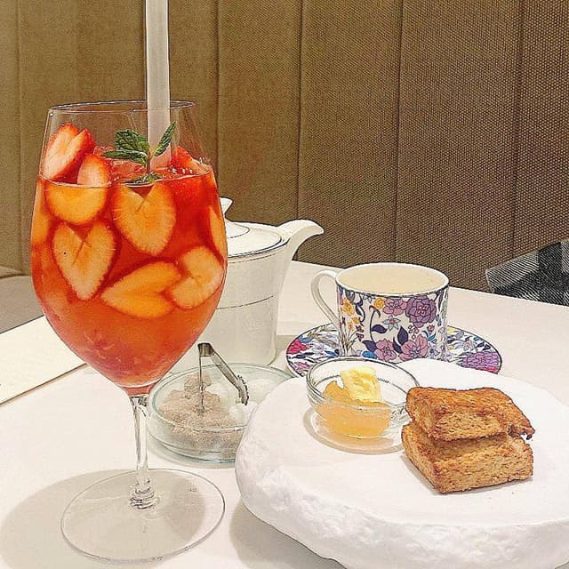 ブルーストッキングカフェ - サブ画像2