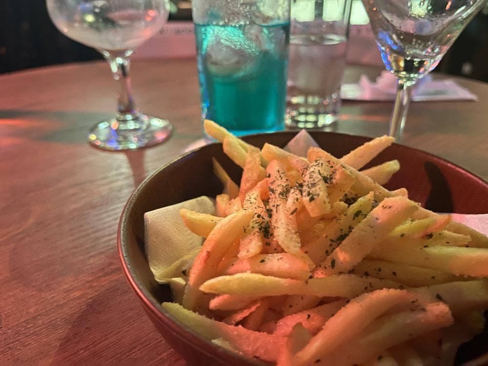 bar moon walk 六角通り店