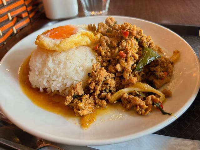 渋谷ガパオ食堂 - サブ画像3