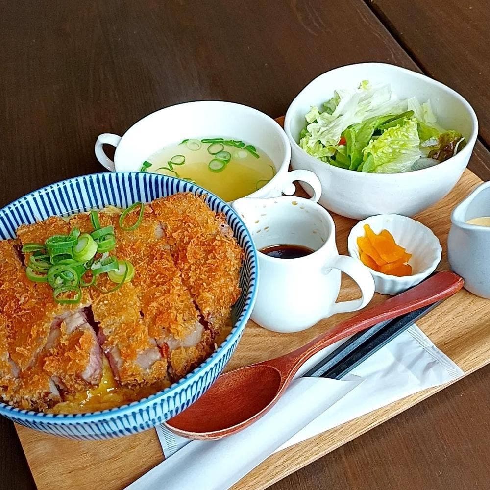 軽食喫茶モグモグ